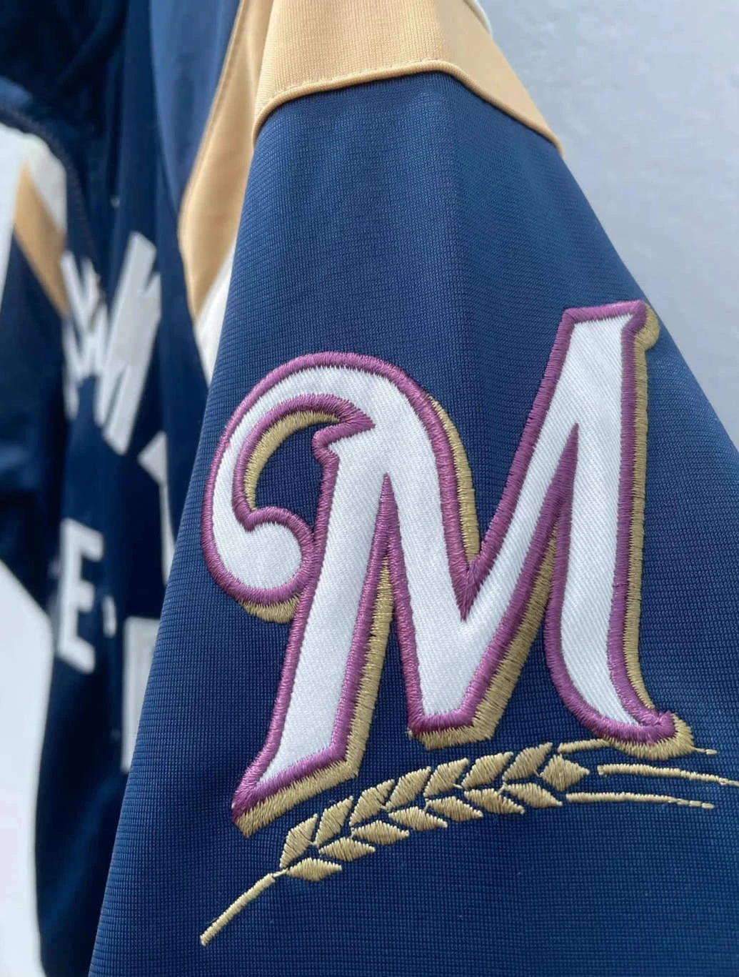 MLB Sports Milwaukee Brewers Genuine Merchandise Baseball track jacket Mens M – photo 4